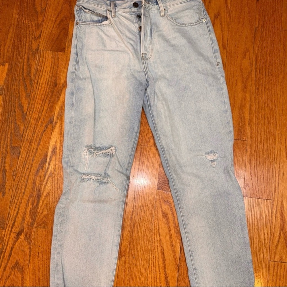 🍎 Frame Denim Light Blue Straight Jeans with Subtle Fading